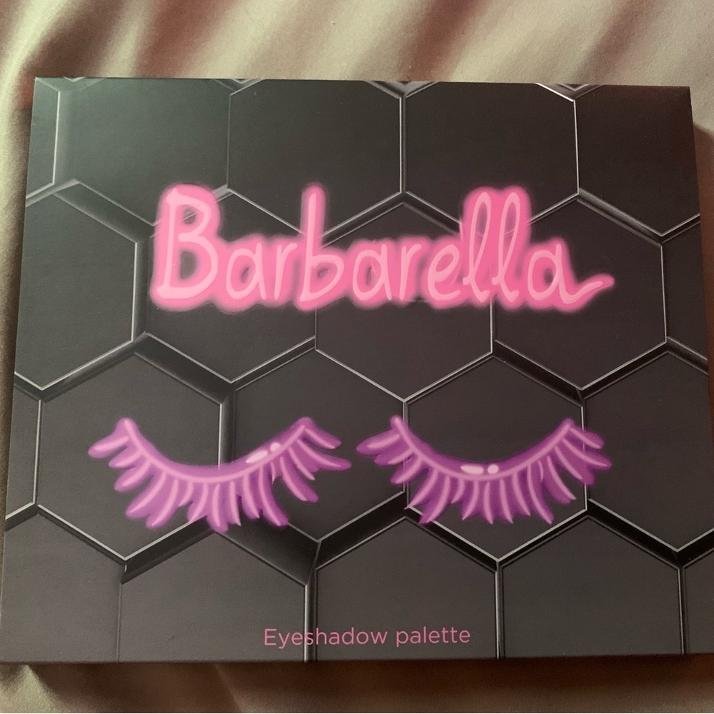 Bee Beauty London Barbarella eyeshadow palette